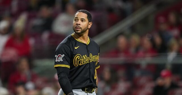 WATCH: Pirates' Tommy Pham Makes Obscene Gesture to Fan