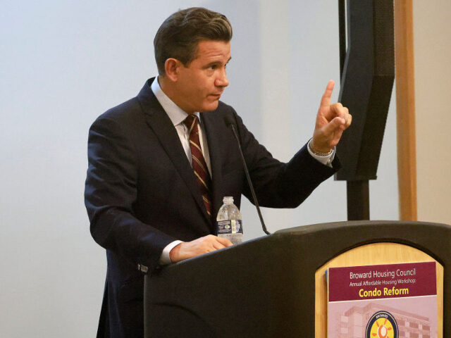 GettyImages-2201557609 Florida Senator Jason Pizzo speaks during the Broward Housing Council 2024 Affordable Hous