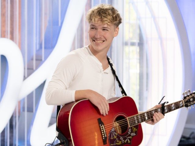 GettyImages-2204170343 AMERICAN IDOL - "802 (Season Premiere: Auditions)" - Luke, Lionel, Carrie and Ryan head to