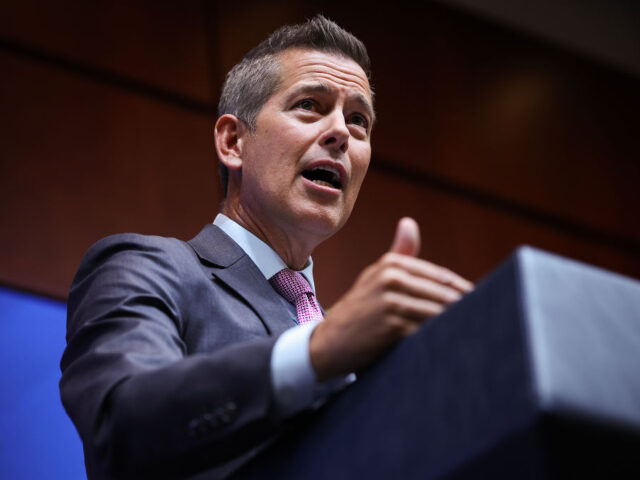 GettyImages-2204601427 WASHINGTON, DC - MARCH 11: U.S. Transportation Secretary Sean Duffy speaks at a press conf