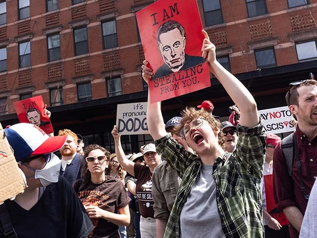 Weekly demonstrations continue outside of Tesla stores to protest Elon Musk and his role a