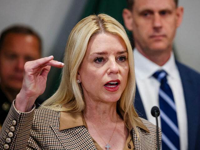 GettyImages-2207841975 US Attorney General Pam Bondi speaks during a press conference about MS-13 gang activity a