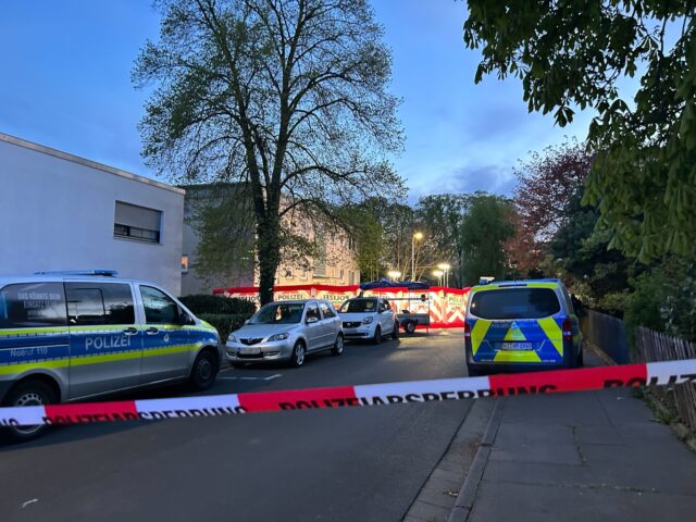 19 April 2025, Hesse, Bad Nauheim: The police are in action in Bad Nauheim. Two people hav