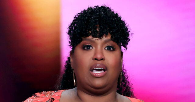 'White Lotus' Star Natasha Rothwell Rage Tweets Trump Is 'Trash' 200 Times Since October