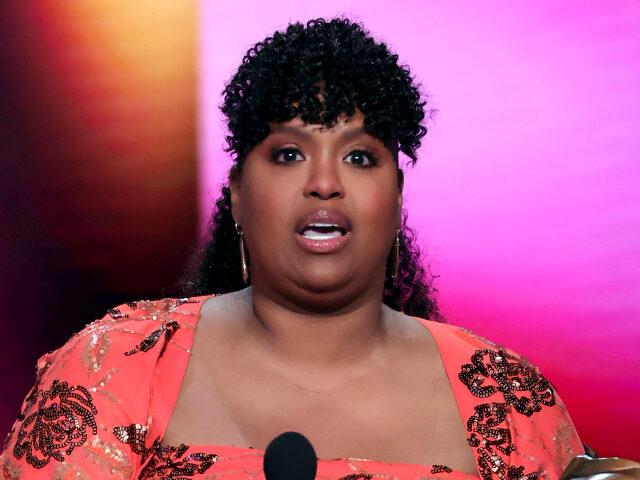 ‘White Lotus’ Star Natasha Rothwell Rage Tweets Trump Is ‘Trash’ 200 Times 
