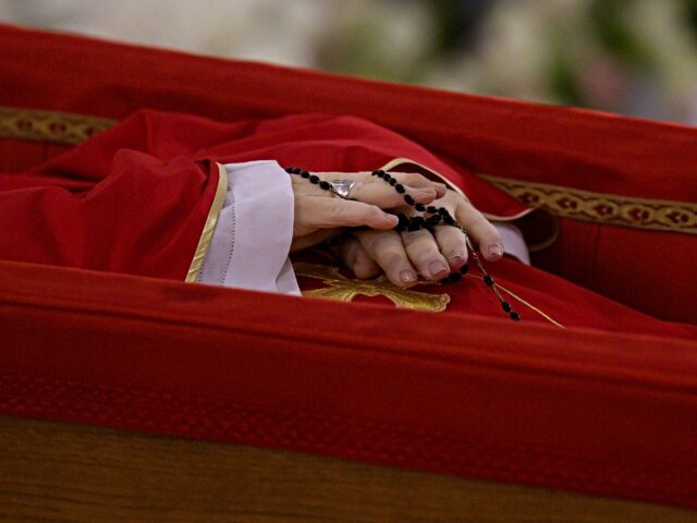 pope time and date set VATICAN CITY, VATICAN - APRIL 21: (EDITOR NOTE: STRICTLY EDITORIAL USE ONLY - NO MERCHANDI