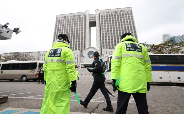 The criminal trial of former South Korean president Yoon Suk Yeol opened Monday at Seoul C