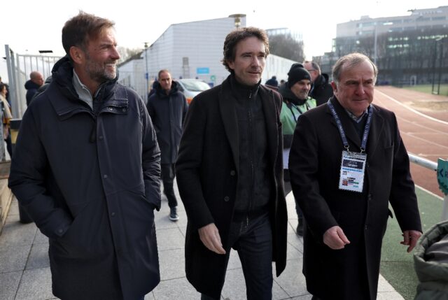 Dream team? Antoine Arnault (C) flanked by Red Bull's Jurgen Klopp and Paris FC president