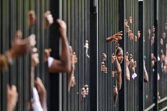 Police reported that an estimated 125,000 people worshipped the relic on the first day of