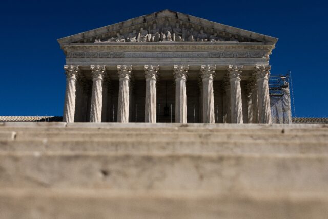 The US Supreme Court paused the Trump administration's deportation of alleged Venezuelan g