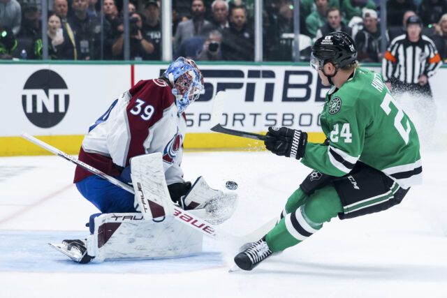 Avalanche Stars Hockey The Associated Press