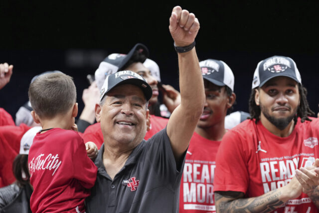 NCAA Tennessee Houston Basketball The Associated Press