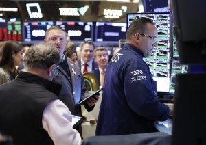 Dow falls more than 1,500 points in first day of trading after sweeping U.S. tariffs