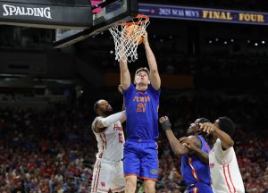 Florida's Alex Condon declares for 2025 NBA Draft, but keeps collegiate eligibility