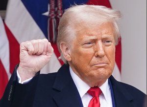 Florida stationery firm sues Trump over China tariffs