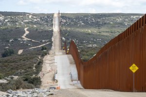 U.S. military takes control of federal border lands