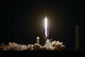 SpaceX launches third fleet of spy satellites in 8 days