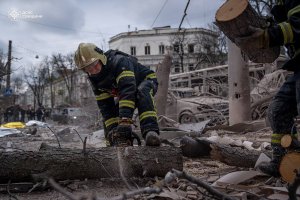Ukraine, Russia trade accusations of violating Easter cease-fire
