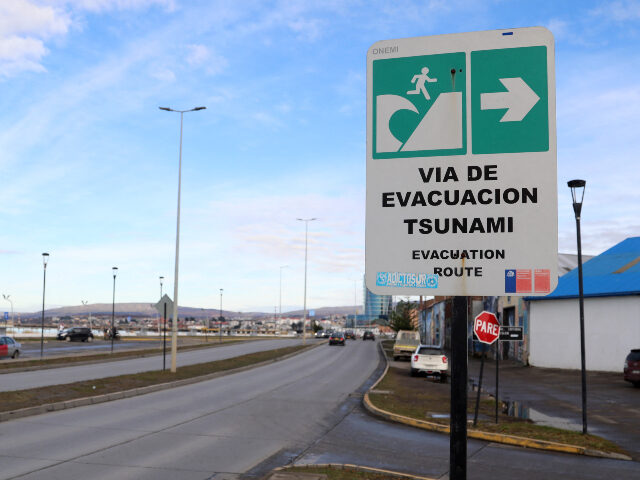 A tsunami evacuation route sign is seen in Punta Arenas, Chile, on May 2, 2025, after a ma