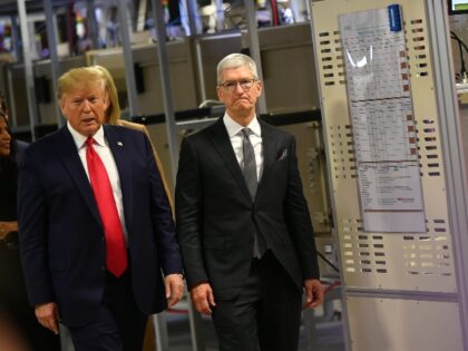 Donald Trump and Tim Cook of Apple
