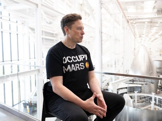 Elon Musk contemplates SpaceX mission to Mars