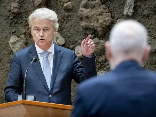 Populist Wilders Vows to Collapse Dutch Gov’t if Border Remains Open to ‘Asylum Seekers