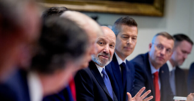 Sec. Lutnick Pushes $5 Million 'Gold Card' in Cabinet Meeting