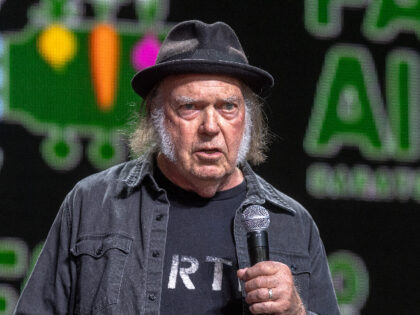 Neil Young Warns Trump to Stop Responding to Geriatric Rockers’ Trash Talk: ’86/47? &#8
