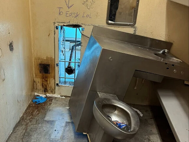 WATCH: 10 Dangerous Inmates Escape from New Orleans Jail, Manhunt for 9 Continues