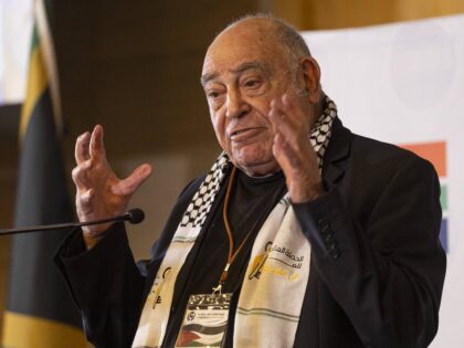 Former South African Minister of Intelligence Services, Ronnie Kasrils, address attendees