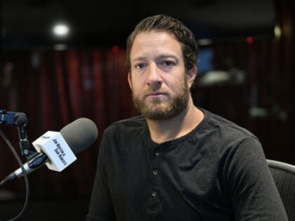 Dave Portnoy Angrily Ends Interview About Antisemitic Bar Sign: ‘I Hate F*cking Journalists!&
