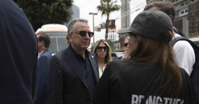Witkoff, in Hostage Square, Praises 'Pressure' from Netanyahu for Hostage Release