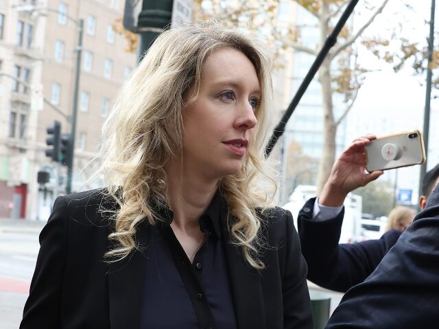 Theranos Fraudster Elizabeth Holmes at court