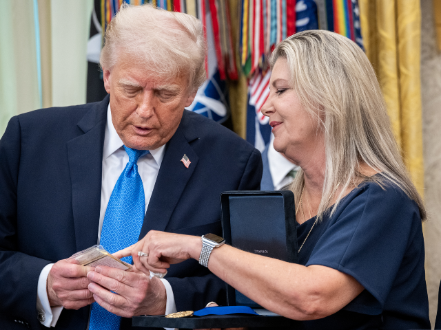 WATCH: President Trump Honors Three Fallen Deputies with First-Ever ‘Medals of Sacrifice&#821