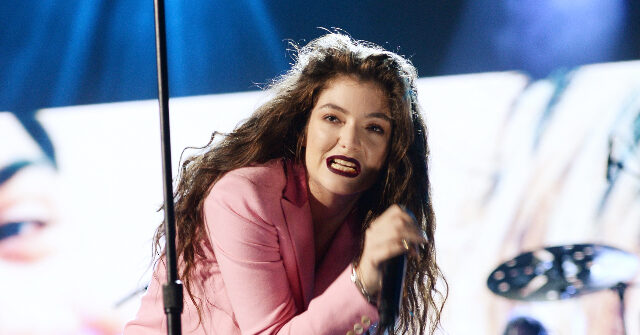 Pop Star Lorde: ‘I’m a Woman Except for the Days When I’m a Man’