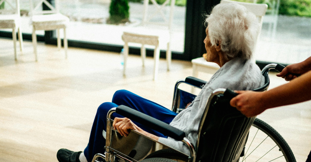 Elderly Chinese Woman Dies When Forced to Leave Hospital for Bank Withdrawal