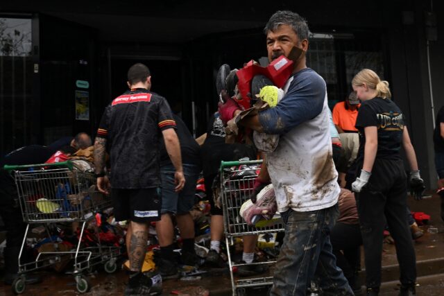 Although the floods are beginning to recede from eastern Australia, the cleanup work has j