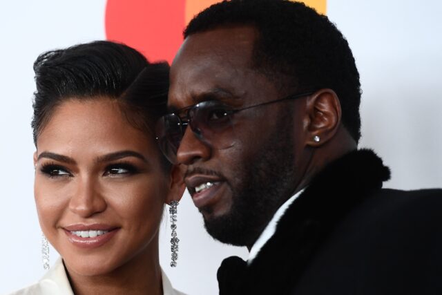Lawyers for rap mogul Sean Combs (R) are pursuing their cross-examination of his former gi