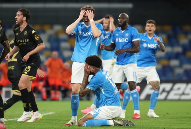 Napoli's draw with Genoa gave Inter hope of retaining their Serie A title