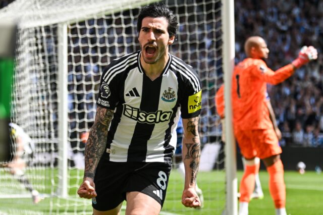 Newcastle midfielder Sandro Tonali celebrates after scoring against Chelsea