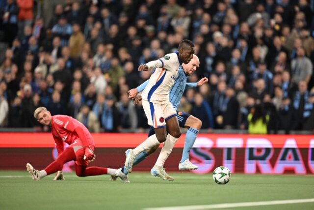 Nicolas Jackson (C) rolls home the first of his two goals for Chelsea against Djurgarden