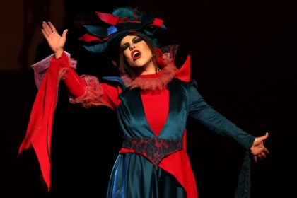 The performance of King Lear is infused with rock music and a dazzling light show