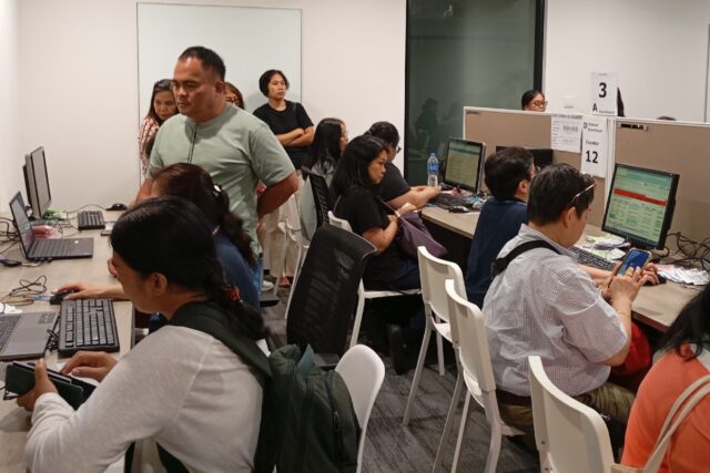 The Philippines' new online voting system has been marked by confusion and fears of disenf