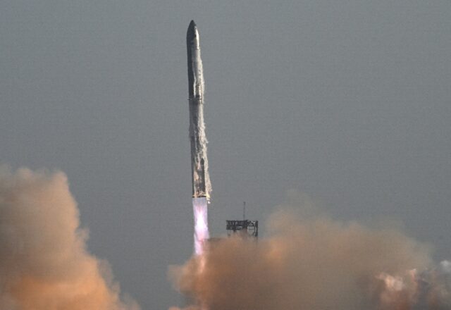 The previous two launch tests of SpaceX's Starship ended with the upper stage erupting int