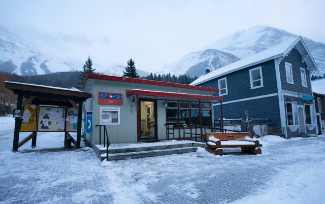 The union representing 55,000 Canada Post workers is threatening to strike after a prolong