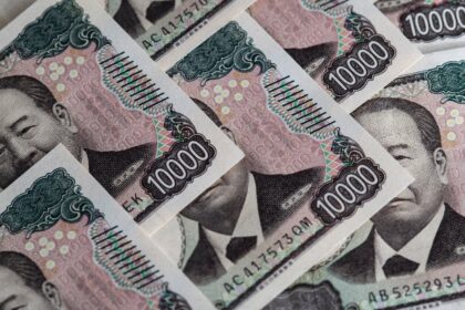 The yen strengthened against the dollar after the head of the Bank of Japan said he would