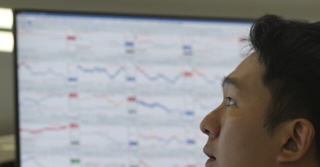 Federal Court Blocks Trump's Emergency Tariffs, Markets Rally Asia-US