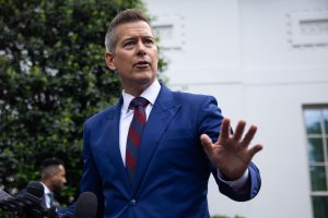 FAA reveals plan for new air traffic control system