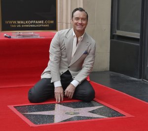 Jude Law, Andrew Garfield to play Siegfried & Roy in Apple TV+ series