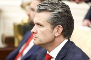 Pentagon clamps down on media access to quell leaks